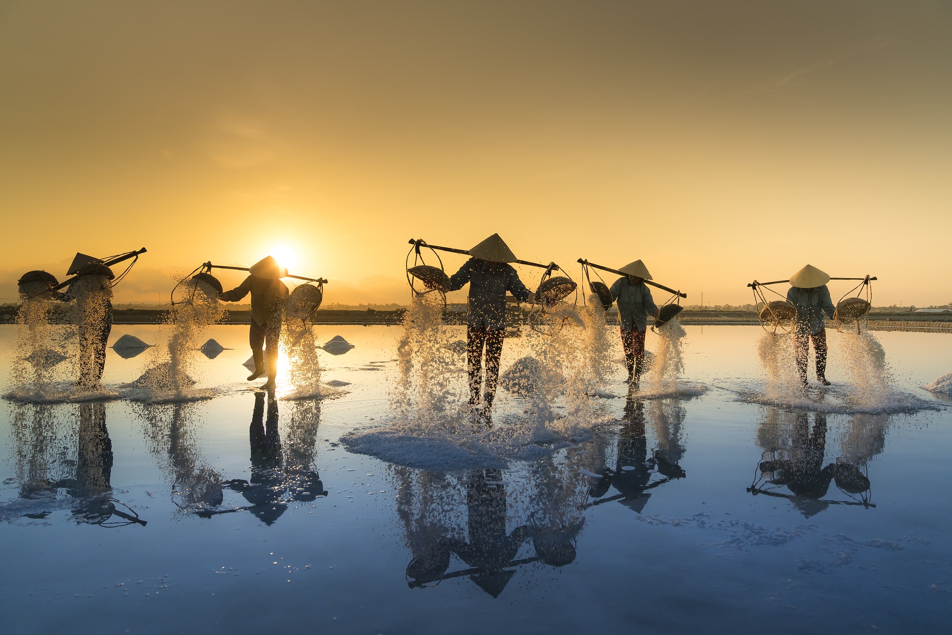 Vietnam-landing-salt